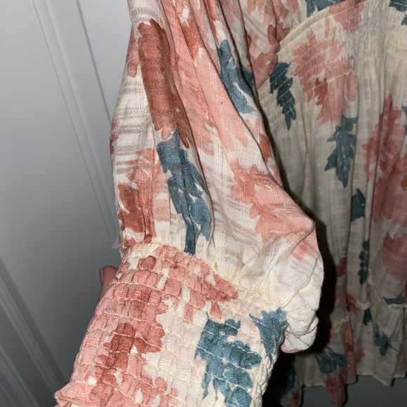 VICI cream floral dress - Picture 6 of 7